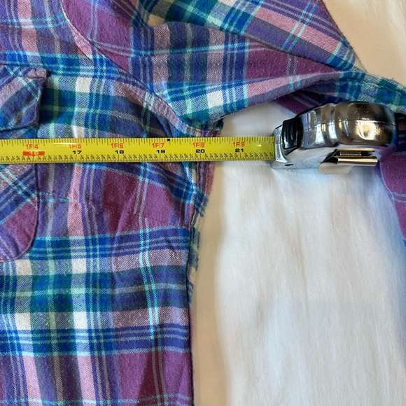 Eddie Bauer Ladies Plaid Flannel Longsleeve button down - Picture 4 of 8